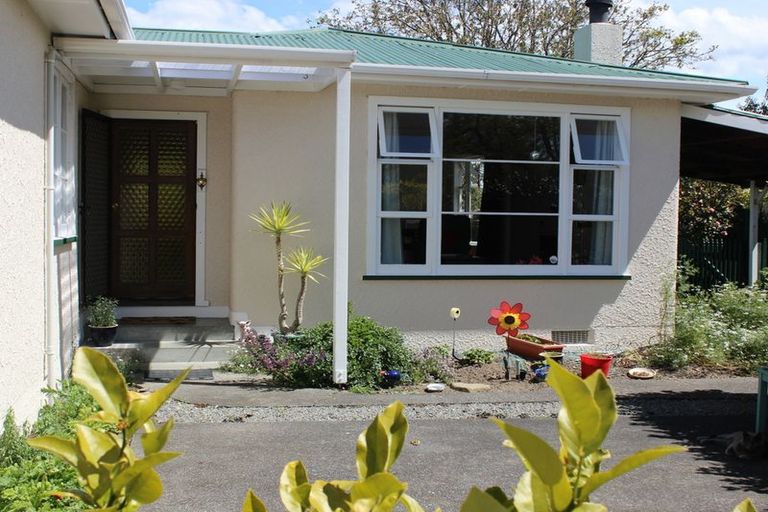 Photo of property in 75 Victoria Street, Carterton, 5713