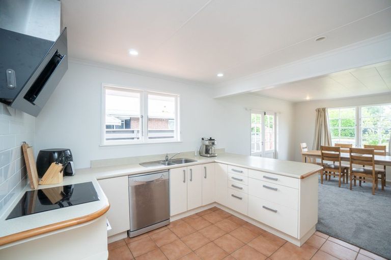 Photo of property in 1 Rakino Place, Awapuni, Palmerston North, 4412