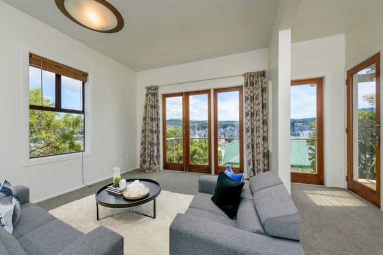 Photo of property in 2 Earls Terrace, Mount Victoria, Wellington, 6011