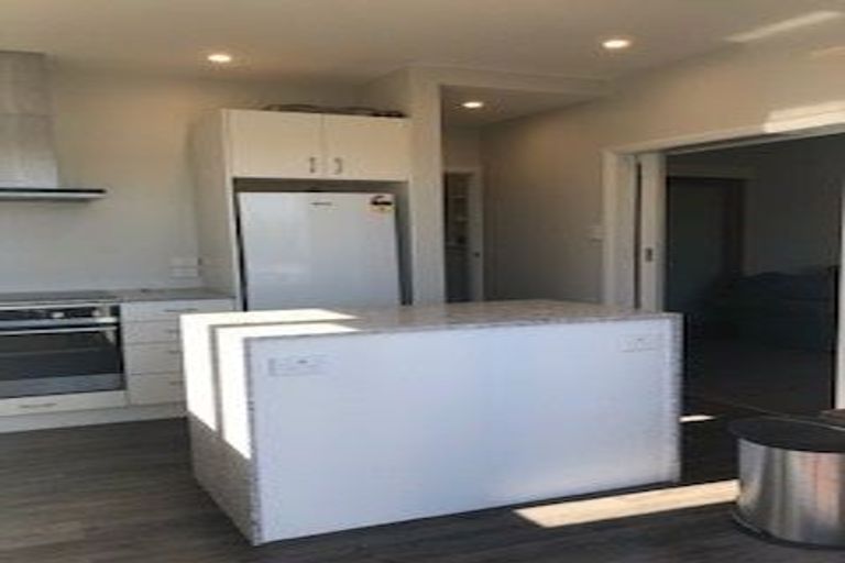 Photo of property in 92a Creswick Terrace, Northland, Wellington, 6012