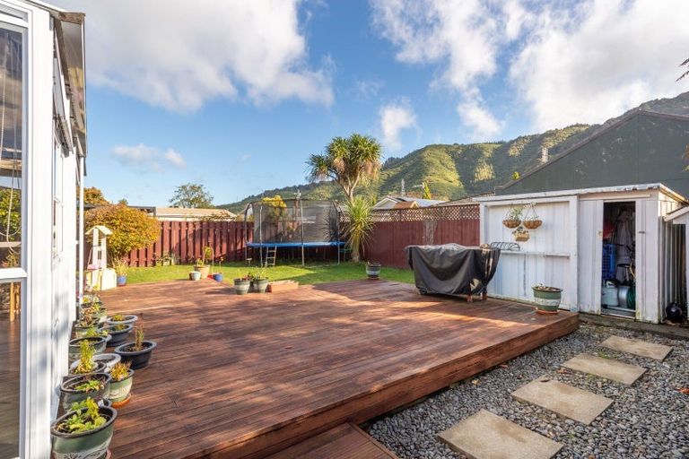 Photo of property in 94 Pasadena Crescent, Totara Park, Upper Hutt, 5018