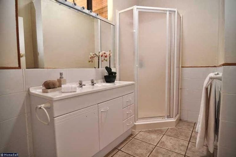 Photo of property in 2 Shirley Road, Parau, Auckland, 0604