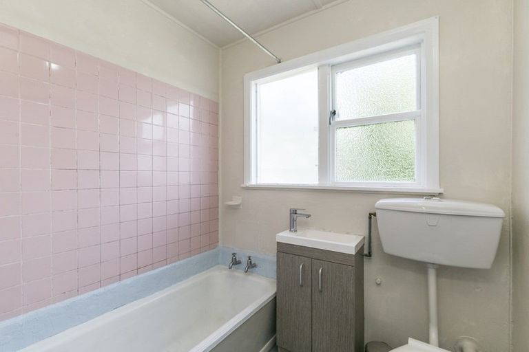 Photo of property in 27a Victory Avenue, Karori, Wellington, 6012