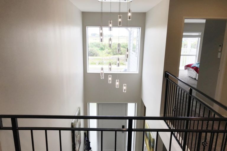 Photo of property in 28 Bayvista Drive, Karaka, Papakura, 2113