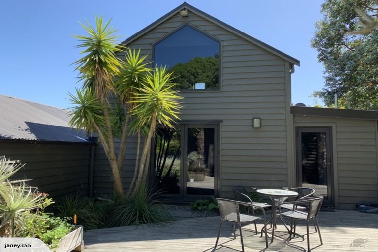 Photo of property in 24 Bridle Path Road, Heathcote Valley, Christchurch, 8022