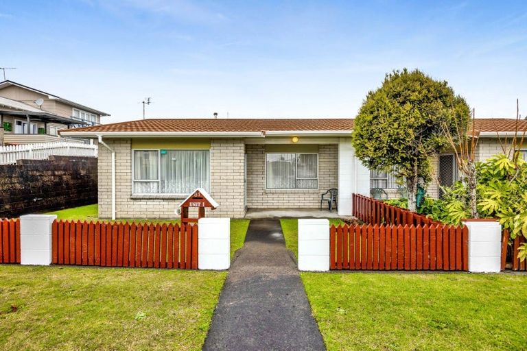 Photo of property in 1/81 Clawton Street, Westown, New Plymouth, 4310