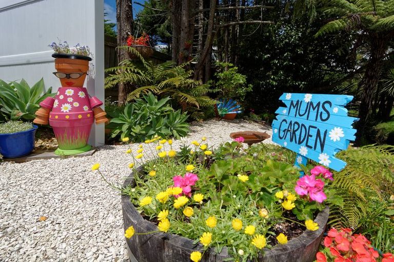 Photo of property in 11 Withers Road, Glen Eden, Auckland, 0602