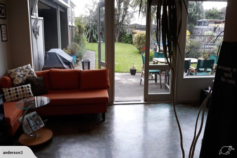 Photo of property in 19 Hillcrest Drive, Kelvin Grove, Palmerston North, 4414