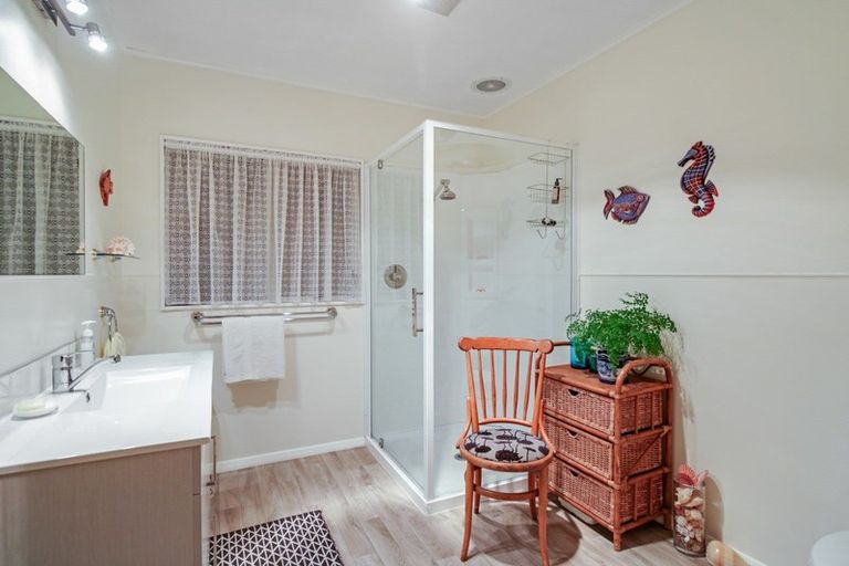 Photo of property in 27 Koputara Road, Himatangi Beach, Foxton, 4891