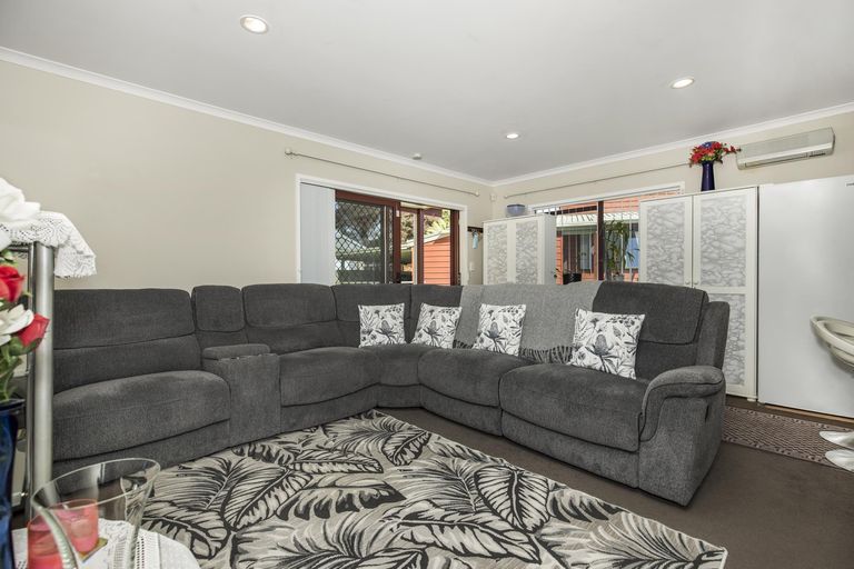 Photo of property in 16 Muirfield Street, Wattle Downs, Auckland, 2103