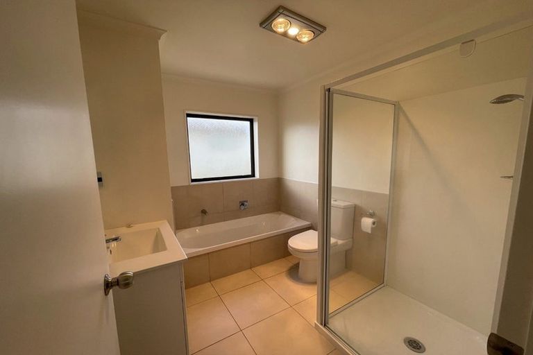 Photo of property in 65 Keri Vista Rise, Papakura, 2110