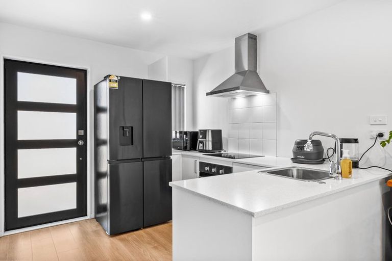 Photo of property in 4/6 South Pacific Place, Henderson, Auckland, 0612