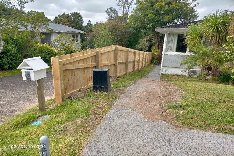 Photo of property in 22 Raymond Terrace, Northcote, Auckland, 0627