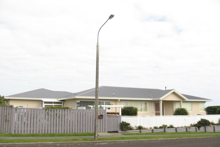 Photo of property in 1 Bandon Grove, Bell Block, New Plymouth, 4312