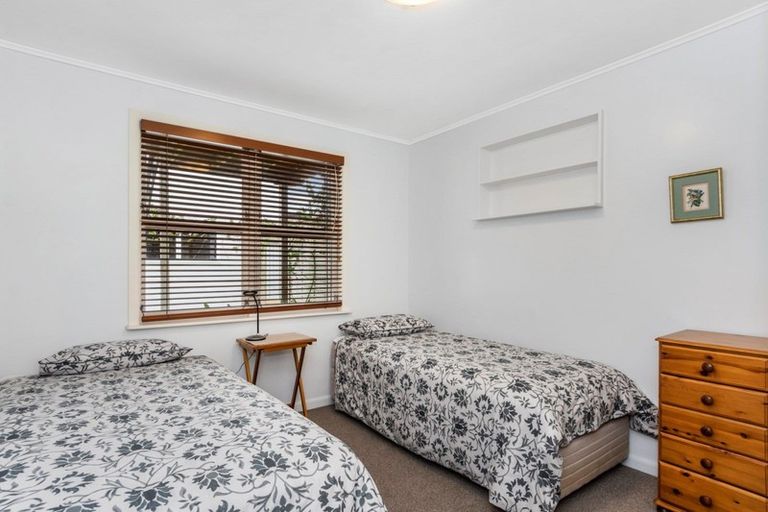 Photo of property in 16 Beach Grove, Omokoroa, 3114