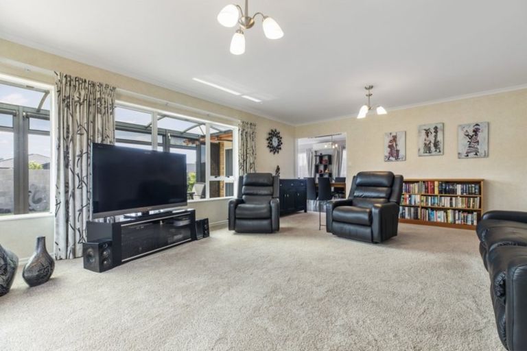 Photo of property in 90 Santa Monica Drive, Papamoa Beach, Papamoa, 3118