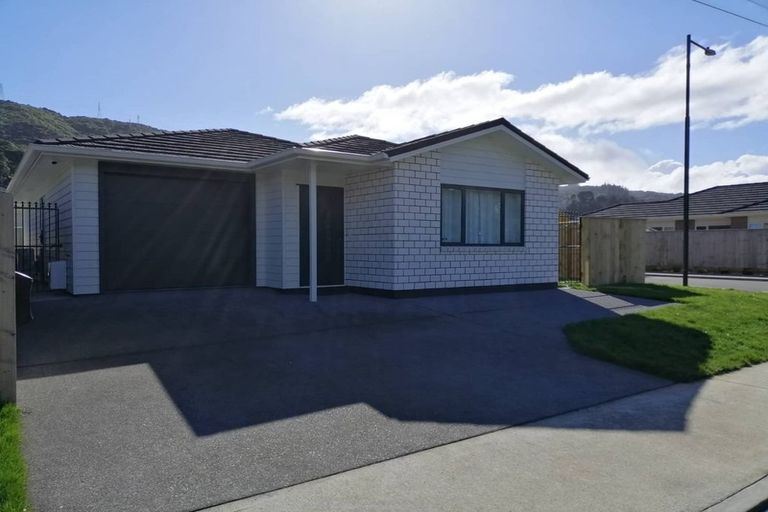 Photo of property in 28 Manor Park Road, Manor Park, Lower Hutt, 5019