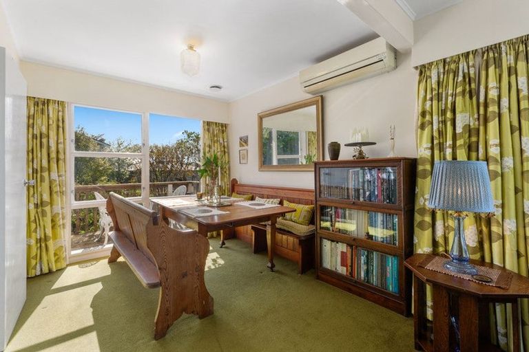 Photo of property in 8 Katarina Grove, Tawa, Wellington, 5028