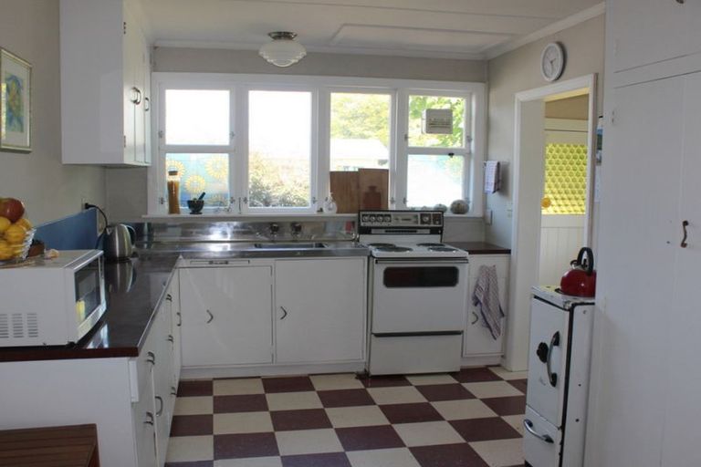 Photo of property in 75 Victoria Street, Carterton, 5713