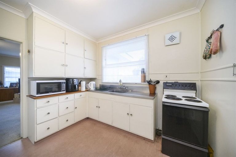 Photo of property in 18 Windsor Street, Terrace End, Palmerston North, 4410