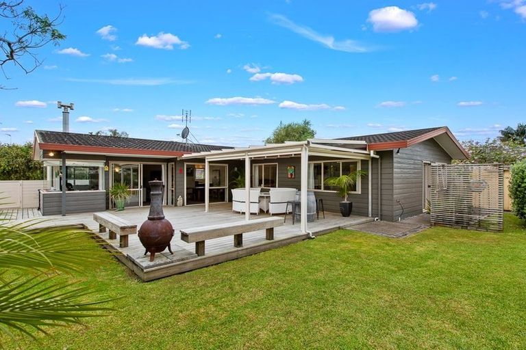 Photo of property in 24 Settlers Grove, Orewa, 0931
