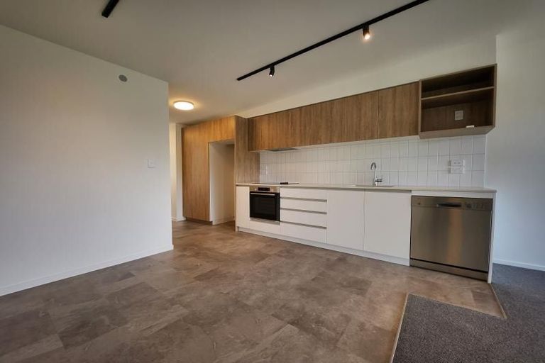 Photo of property in 5/65 Tiketike Way, Brooklyn, Wellington, 6021