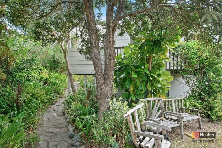 Photo of property in 212 Seaforth Road, Waihi Beach, 3611