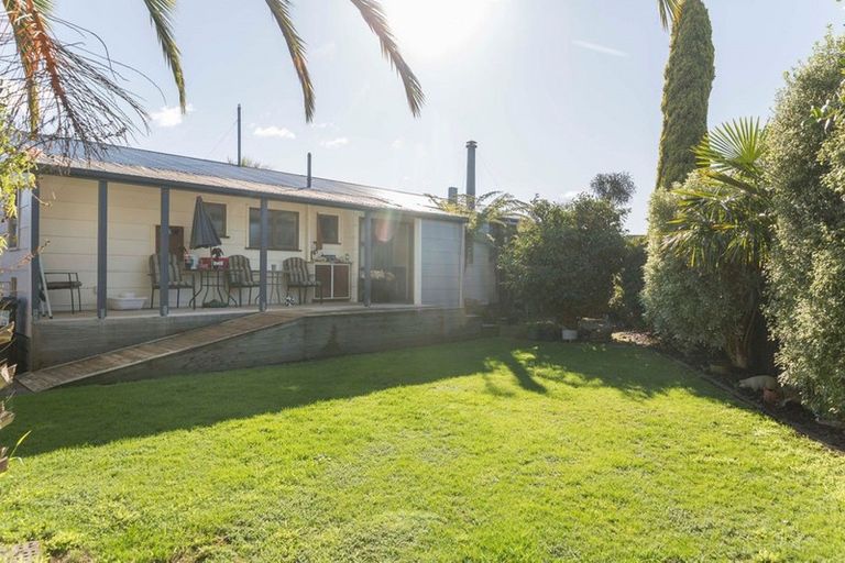 Photo of property in 17 Victor Street, Dannevirke, 4930