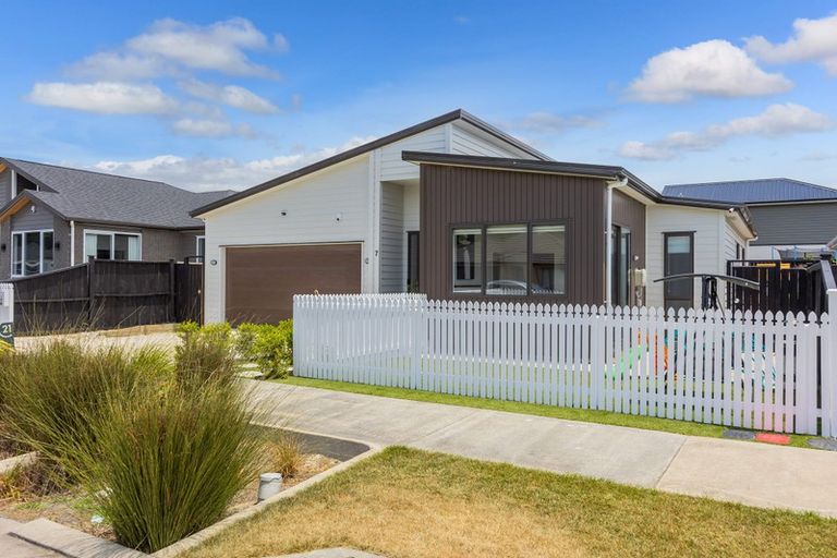 Photo of property in 7 Ropere Street, Kumeu, 0810