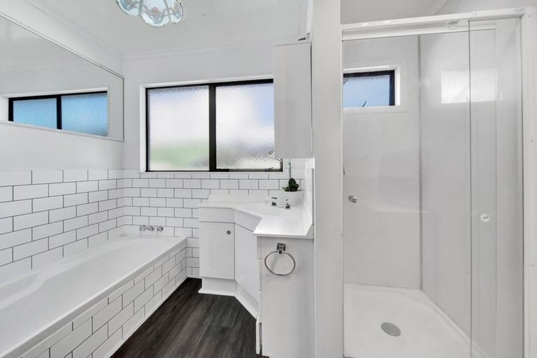 Photo of property in 84 Pioneer Road, Moturoa, New Plymouth, 4310