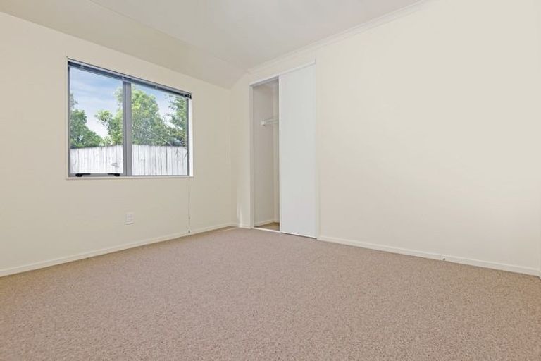 Photo of property in 17 Liddesdale Place, Papakura, 2110