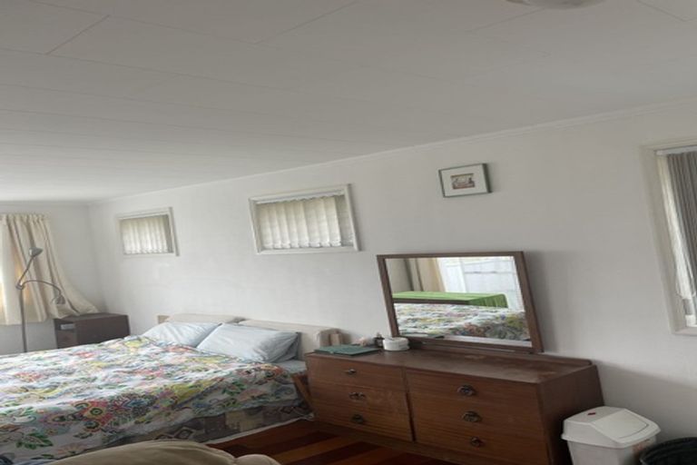 Photo of property in 14 Malters Place, Browns Bay, Auckland, 0630