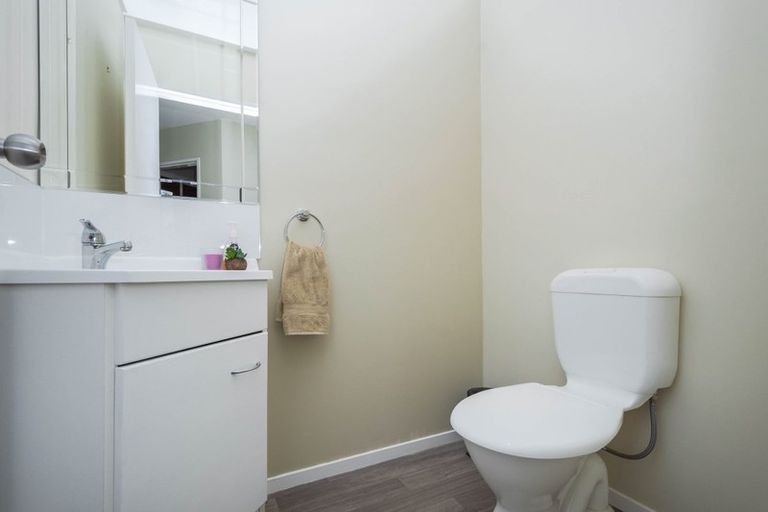 Photo of property in 4 Montserrat Place, Grenada Village, Wellington, 6037