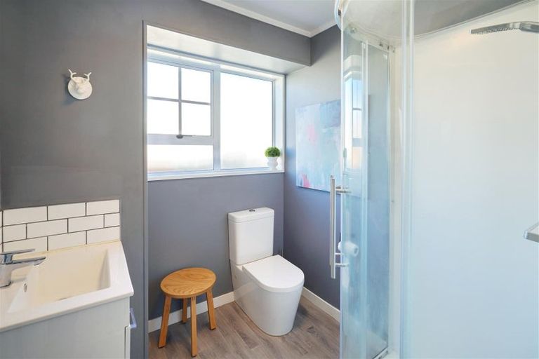 Photo of property in 42 Cutts Road, Russley, Christchurch, 8042