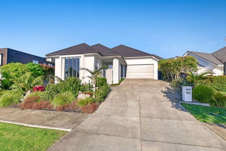Photo of property in 96 Arran Point Parade, Orewa, 0931