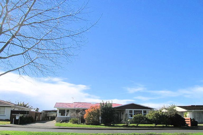 Photo of property in 64 Flaxmere Avenue, Flaxmere, Hastings, 4120