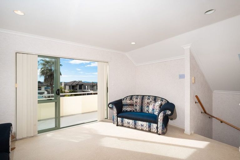 Photo of property in 28 San Bernadino Drive, Henderson, Auckland, 0612