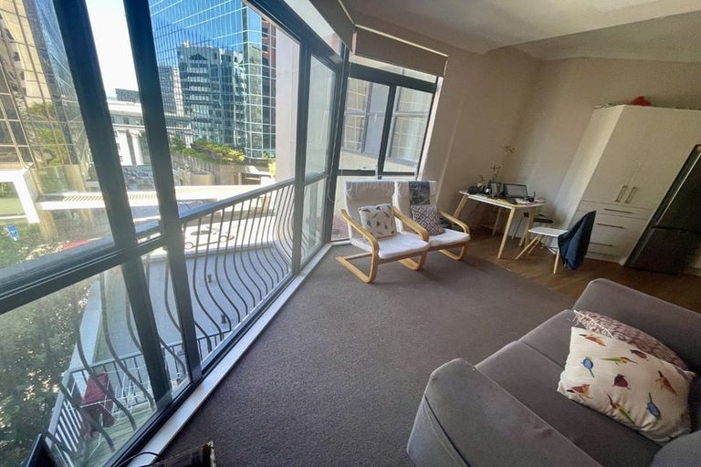 Photo of property in Terrace Garden Apartments, 2e/120 The Terrace, Wellington Central, Wellington, 6011