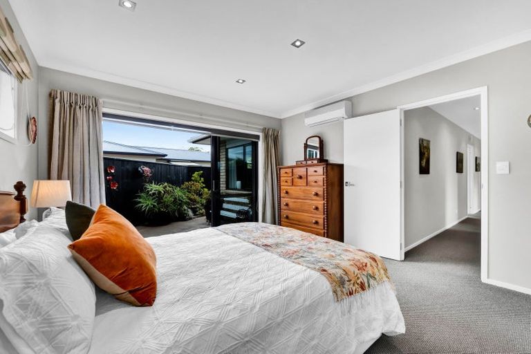 Photo of property in 1/276 Mangorei Road, Merrilands, New Plymouth, 4312