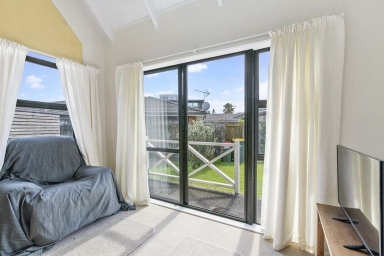 Photo of property in 13 Bellbird Place, Orewa, 0931