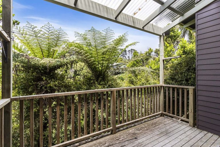 Photo of property in 318 Forest Road, Waiatarua, Auckland, 0612