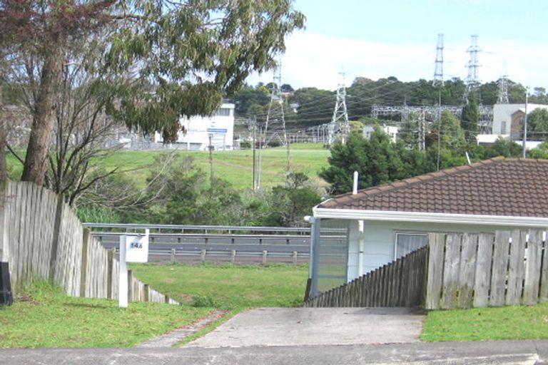 Photo of property in 14 Cedar Heights Avenue, Massey, Auckland, 0614