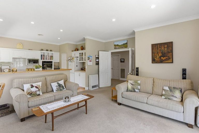 Photo of property in 9 Maple Lane, Waikanae, 5036