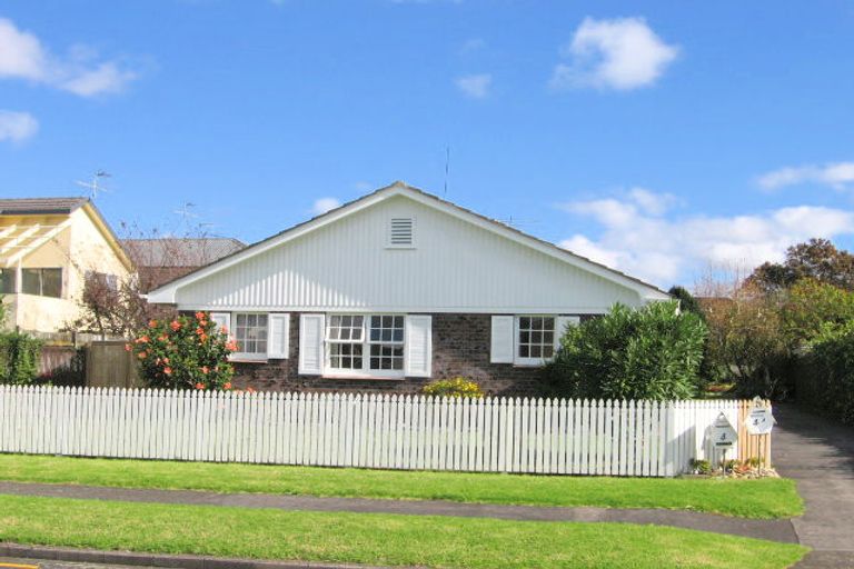 Photo of property in 1/4 Jern Place, Eastern Beach, Auckland, 2012