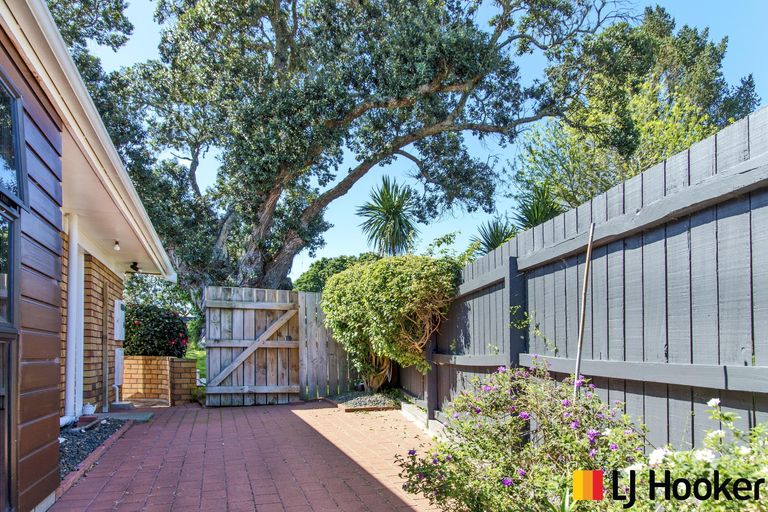 Photo of property in 1/529 Weymouth Road, Weymouth, Auckland, 2103