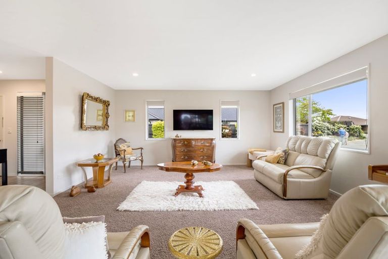 Photo of property in 22 Sequoia Way, Rangiora, 7400