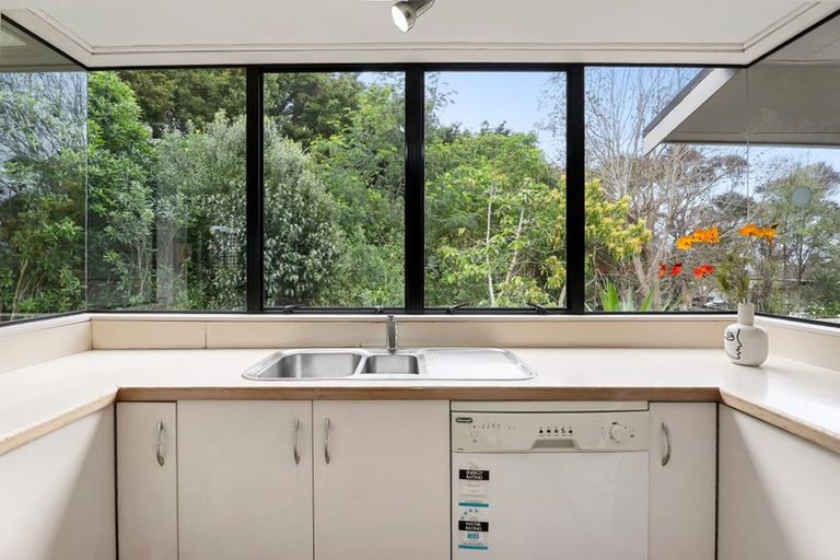 Photo of property in 99a Redoubt Road, Goodwood Heights, Auckland, 2105
