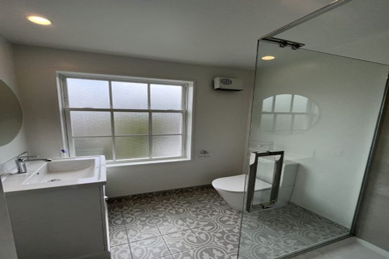 Photo of property in 2/36 Allard Street, Edgeware, Christchurch, 8013