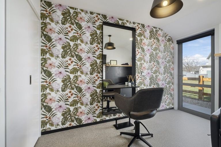 Photo of property in 54 Larch Crescent, Alexandra, 9320