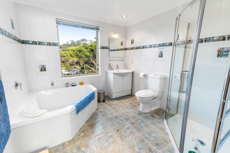 Photo of property in 18 Kaha Place, Russell, 0272